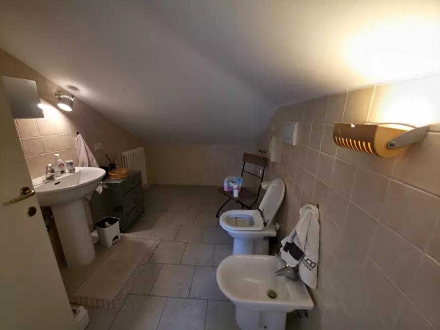 Immagine 26 di Attività commerciale in vendita  in Viale Circonvallazione a Riccione