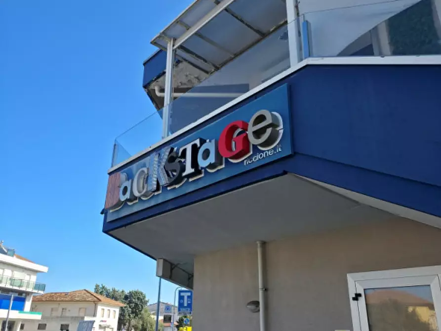 Immagine 31 di Attività commerciale in vendita  in Viale Circonvallazione a Riccione