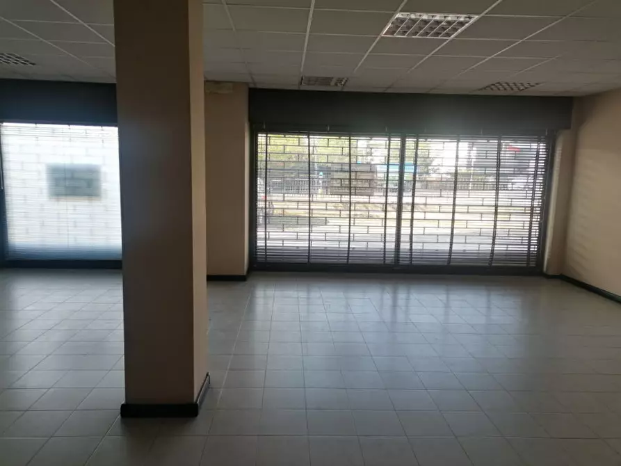 Immagine 3 di Negozio in affitto  in Via Enrico Fermi n1 a Gussago