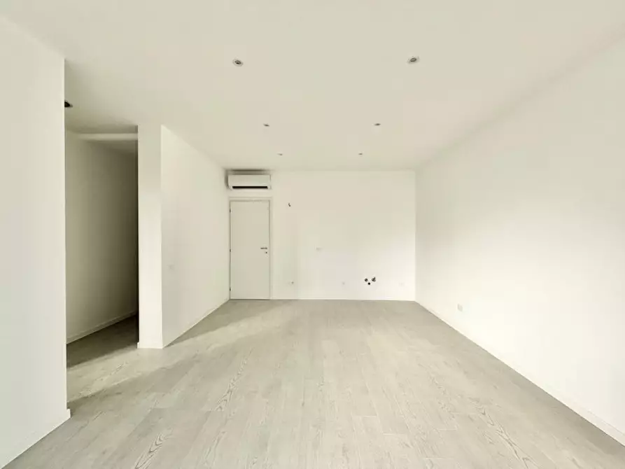 Immagine 3 di Appartamento in vendita  in Piazza San Francesco 22 a Biassono