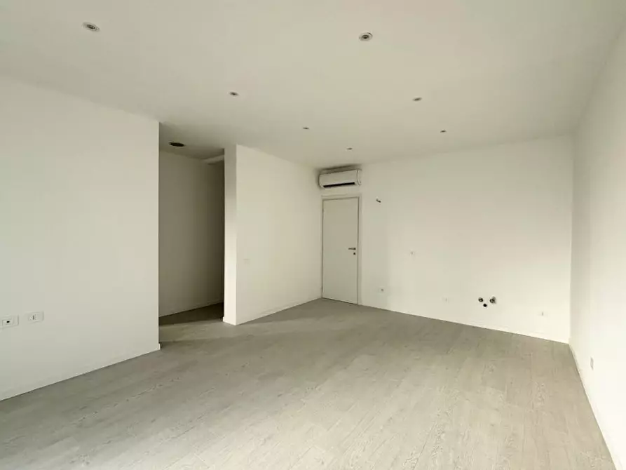 Immagine 4 di Appartamento in vendita  in Piazza San Francesco 22 a Biassono