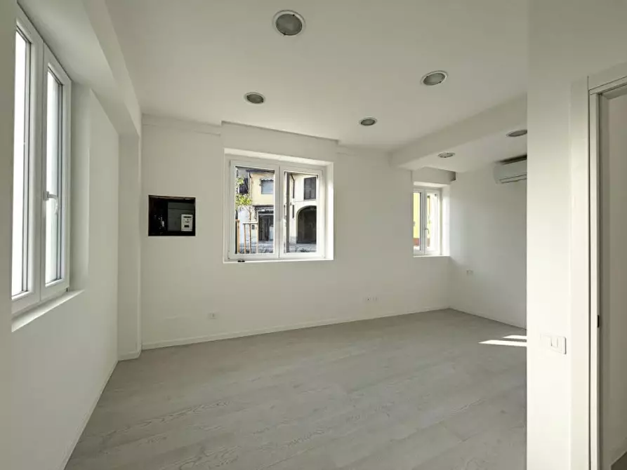 Immagine 14 di Appartamento in vendita  in Piazza San Francesco 22 a Biassono