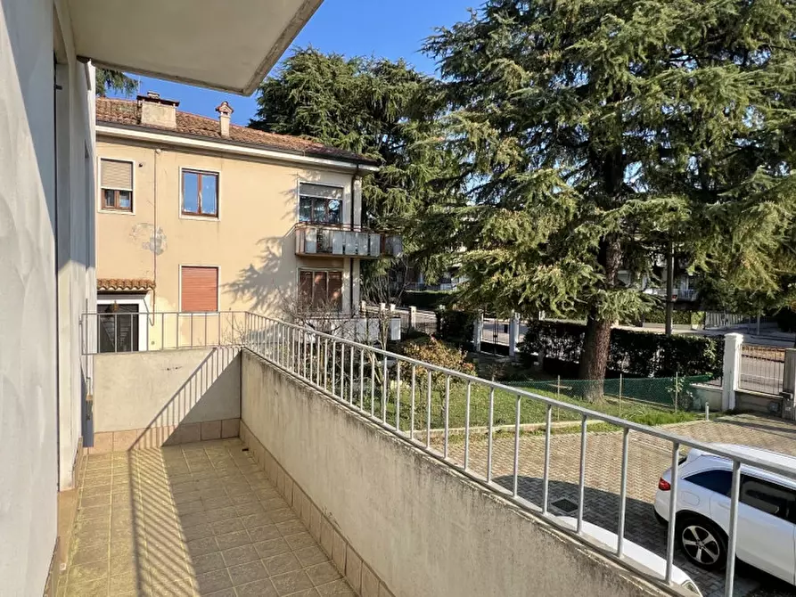 Immagine 3 di Appartamento in vendita  in Viale Guglielmo Pecori Giraldi a Vicenza