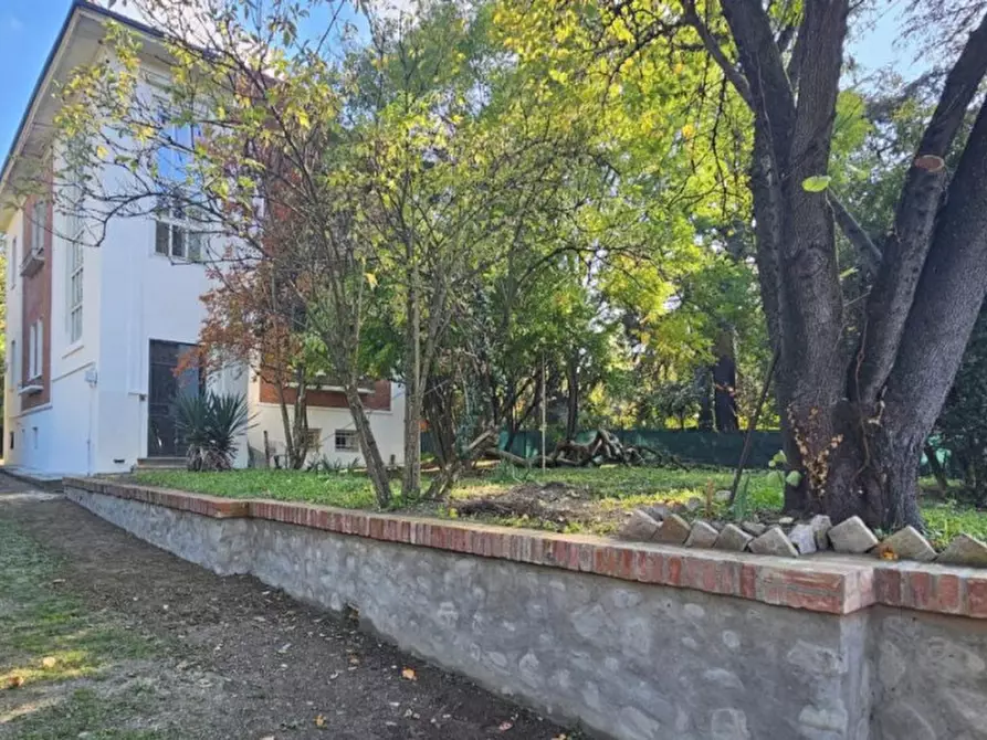 Immagine 1 di Villa in vendita  in Via Toscana a Bologna