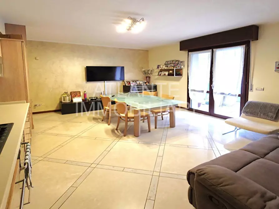 Immagine 1 di Appartamento in vendita  in viale amendola a Riccione