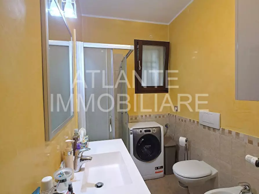 Immagine 13 di Appartamento in vendita  in viale amendola a Riccione