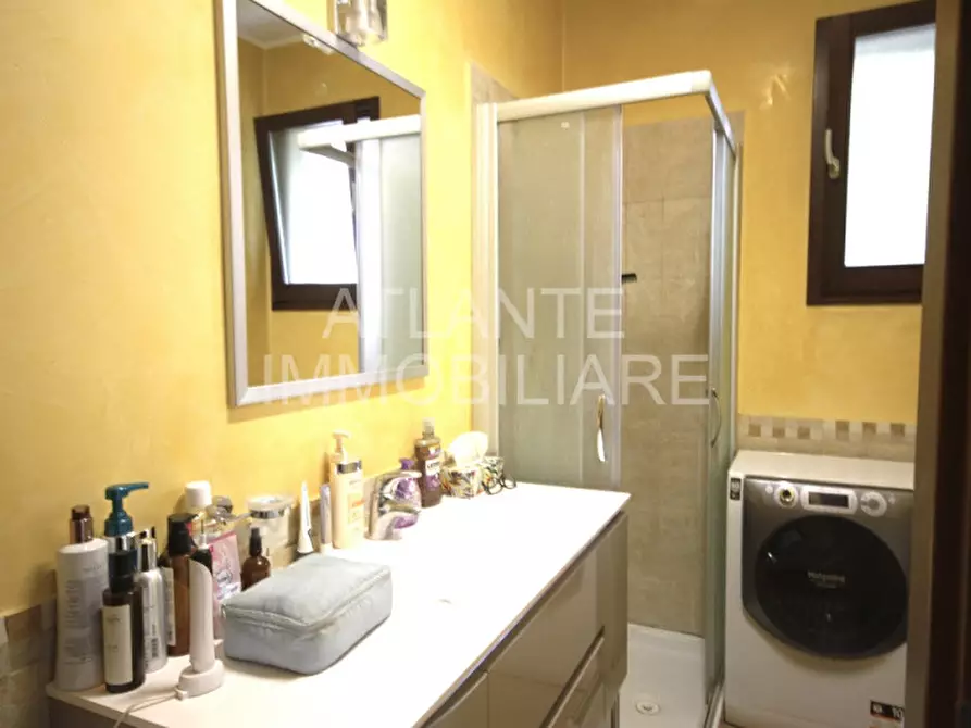 Immagine 11 di Appartamento in vendita  in viale amendola a Riccione