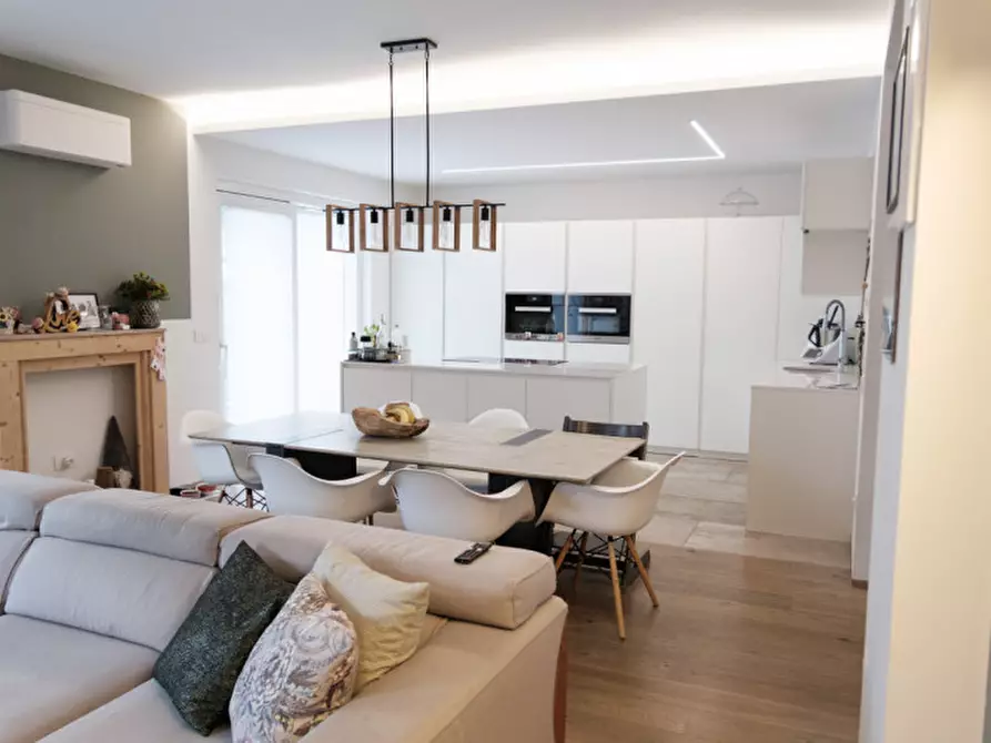 Immagine 3 di Casa bifamiliare in vendita  in Via Sottomonte - Unterbergstraße a Laives .Leifers.