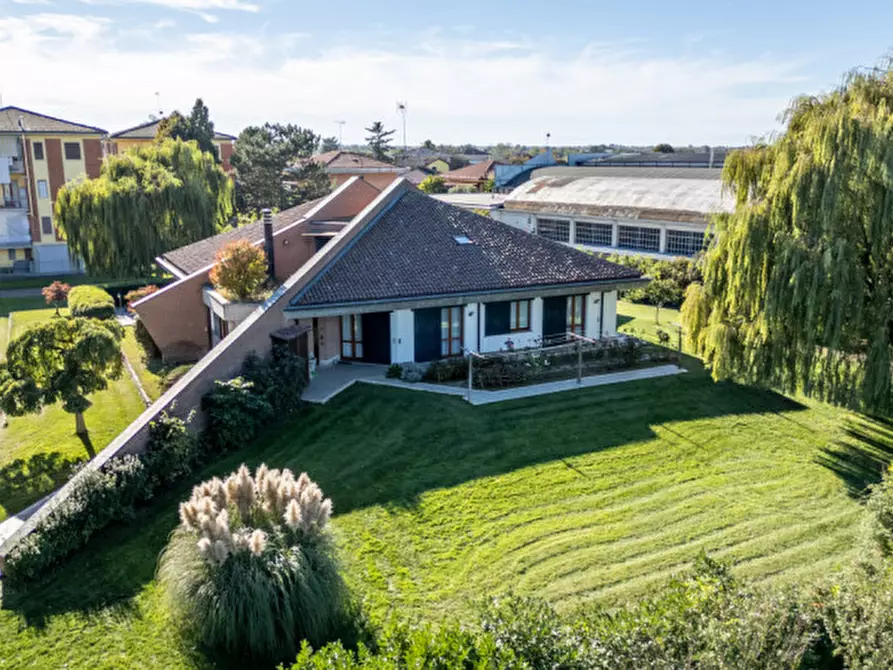 Immagine 5 di Villa in vendita  in Via Vittorio Emanuele Secondo 44 a Oviglio