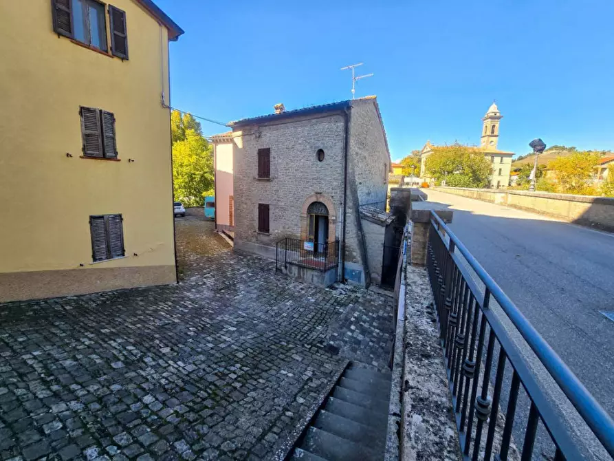 Immagine 1 di Appartamento in vendita  in via Pozzo a Belforte All'isauro