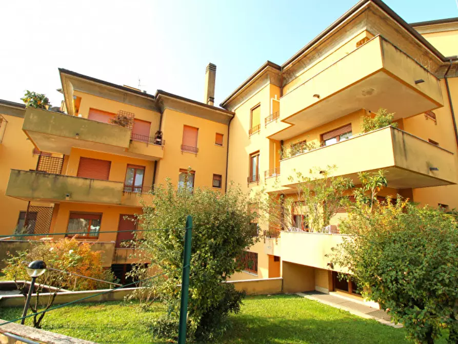 Immagine 1 di Appartamento in vendita  in Via Martin Luther King, 10 a Biassono