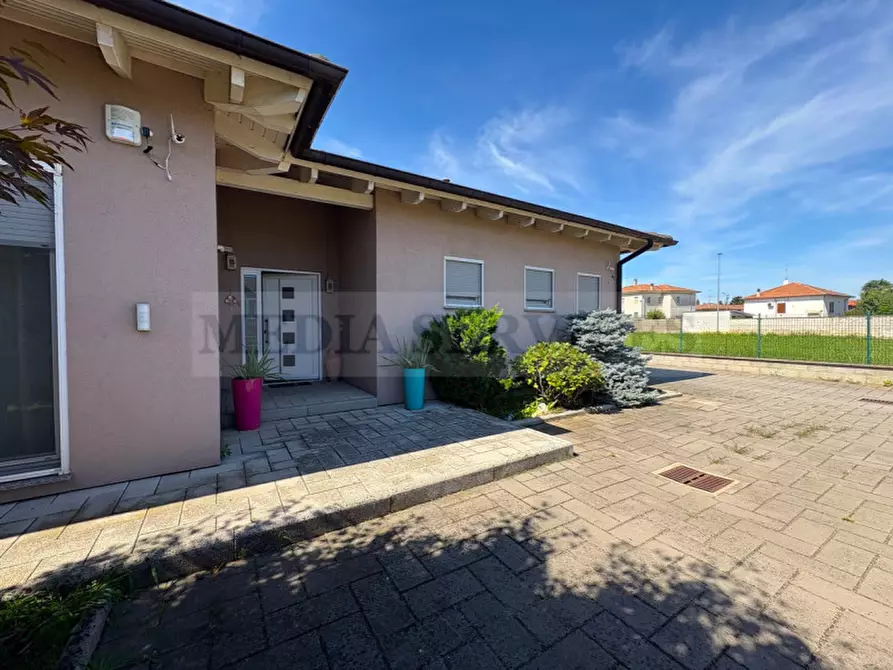 Immagine 28 di Villa in vendita  in via Roma n° 35 a Gropello Cairoli