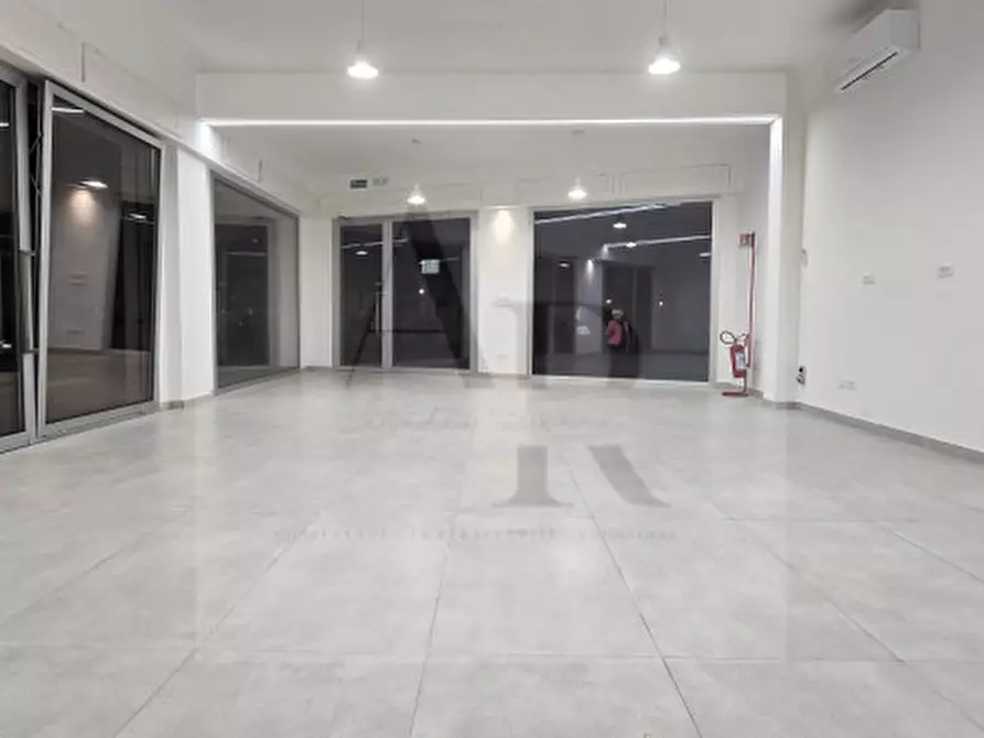 Immagine 7 di Negozio in affitto  in Via Castellana a Venezia