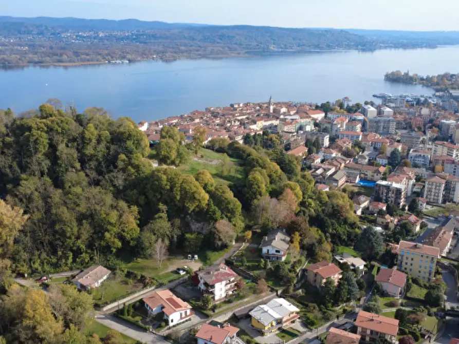 Immagine 3 di Casa trifamiliare in vendita  in via francesco medoni 4 a Arona