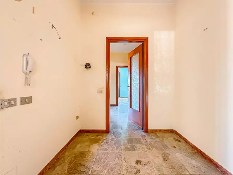 Immagine 10 di Casa trifamiliare in vendita  in via francesco medoni 4 a Arona