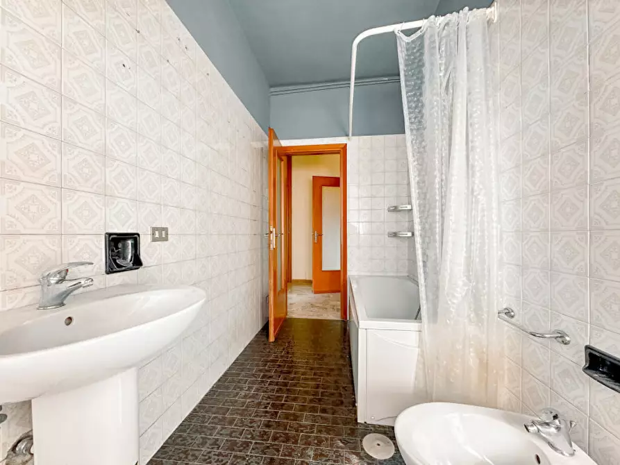 Immagine 14 di Casa trifamiliare in vendita  in via francesco medoni 4 a Arona