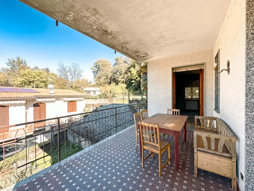 Immagine 16 di Casa trifamiliare in vendita  in via francesco medoni 4 a Arona