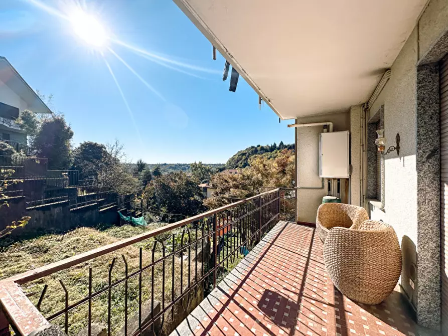 Immagine 18 di Casa trifamiliare in vendita  in via francesco medoni 4 a Arona