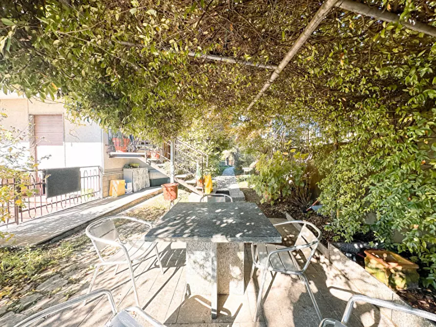 Immagine 20 di Casa trifamiliare in vendita  in via francesco medoni 4 a Arona