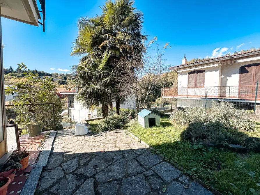 Immagine 24 di Casa trifamiliare in vendita  in via francesco medoni 4 a Arona