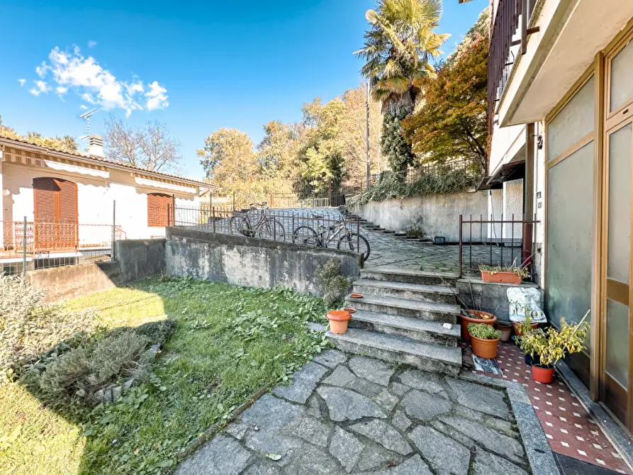 Immagine 29 di Casa trifamiliare in vendita  in via francesco medoni 4 a Arona