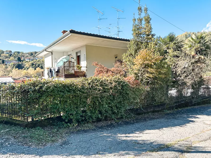 Immagine 31 di Casa trifamiliare in vendita  in via francesco medoni 4 a Arona