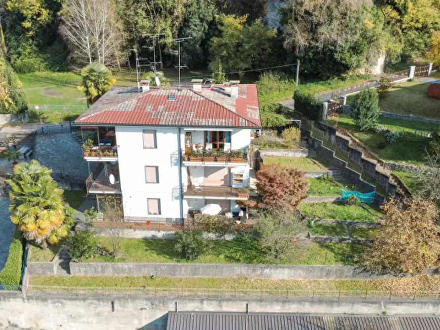 Immagine 36 di Casa trifamiliare in vendita  in via francesco medoni 4 a Arona