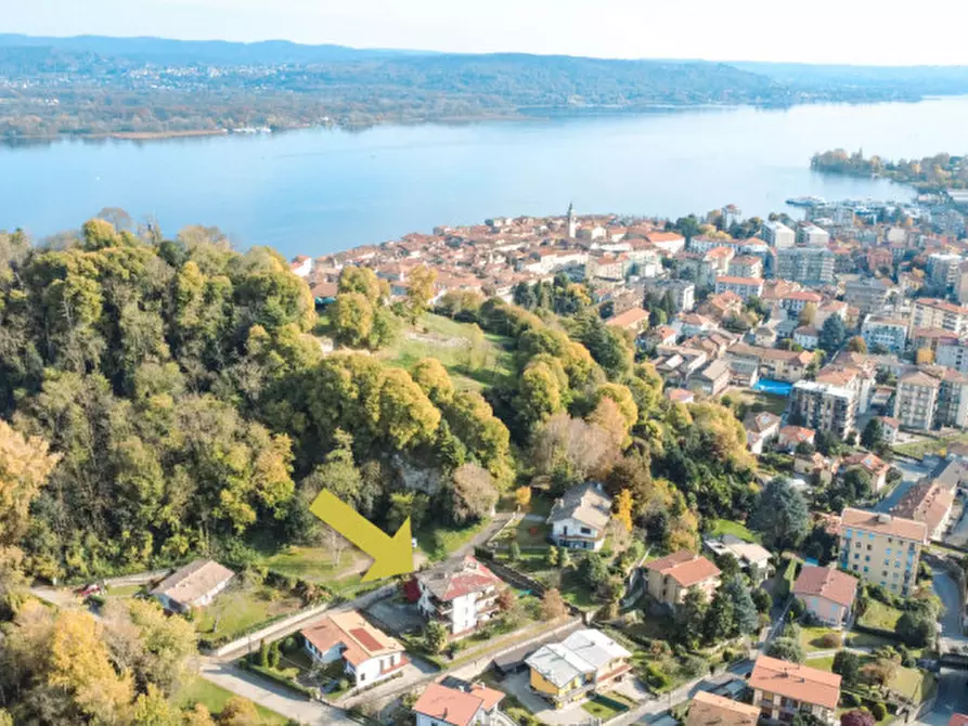 Immagine 40 di Casa trifamiliare in vendita  in via francesco medoni 4 a Arona