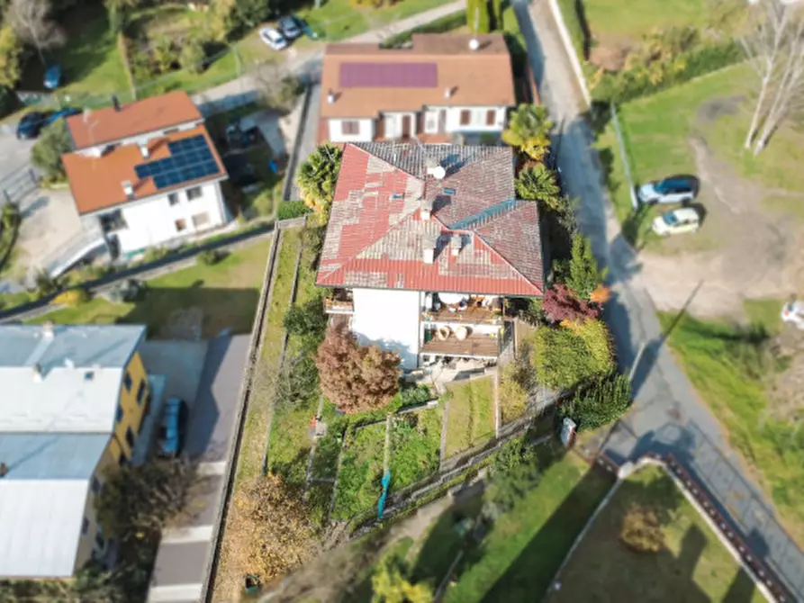 Immagine 41 di Casa trifamiliare in vendita  in via francesco medoni 4 a Arona