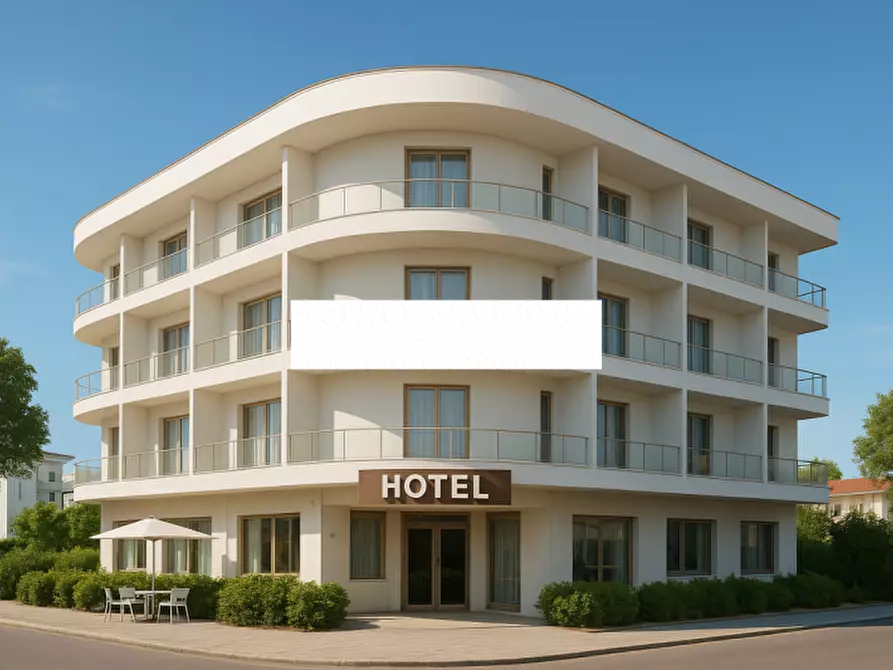 Immagine 1 di Hotel in vendita  in Piazza Alessandro Manzoni a Jesolo