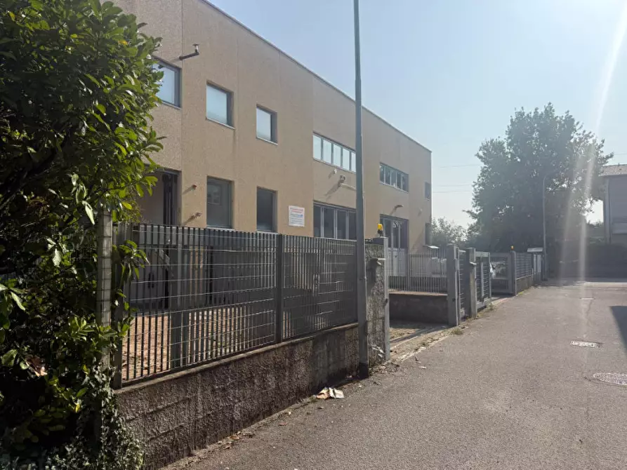 Immagine 2 di Capannone industriale in vendita  in Via Flavio Gioia 6/C a Cesano Maderno