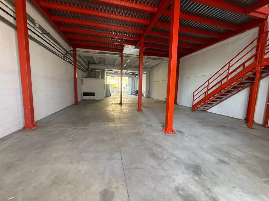 Immagine 3 di Capannone industriale in vendita  in Via Flavio Gioia 6/C a Cesano Maderno