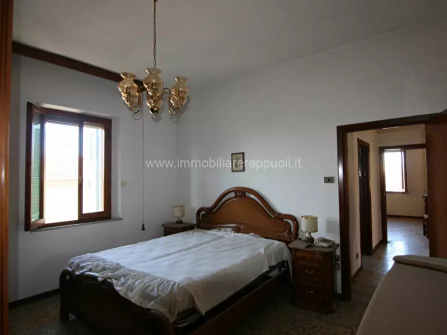 Immagine 11 di Appartamento in vendita  a Montepulciano