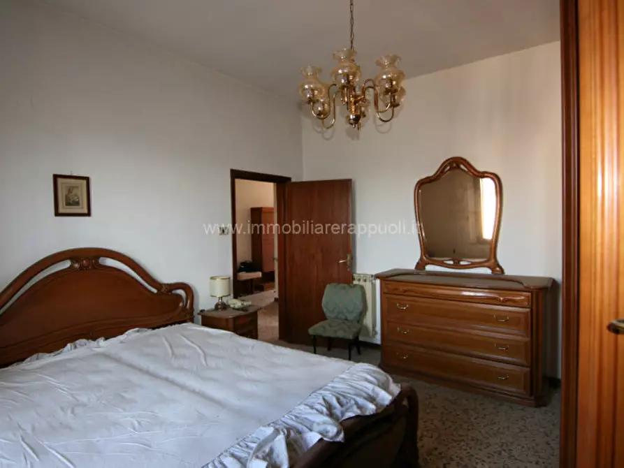 Immagine 12 di Appartamento in vendita  a Montepulciano