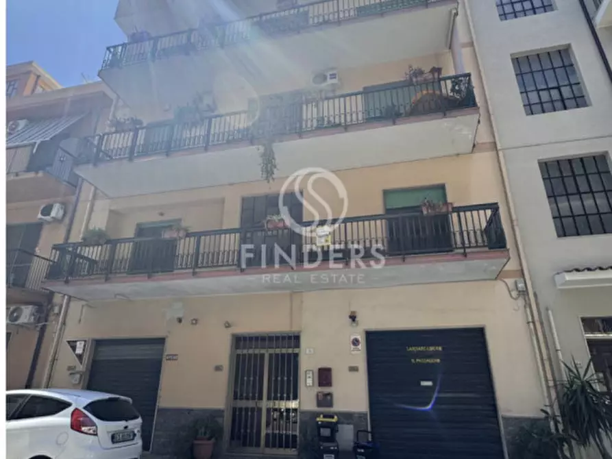 Immagine 1 di Magazzino in vendita  in Via Ipponio a Reggio Di Calabria