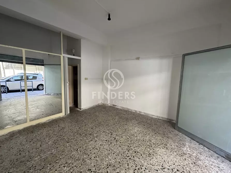 Immagine 2 di Magazzino in vendita  in Via Ipponio a Reggio Di Calabria