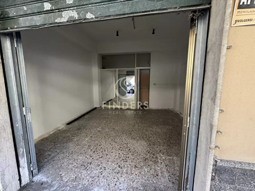 Immagine 3 di Magazzino in vendita  in Via Ipponio a Reggio Di Calabria
