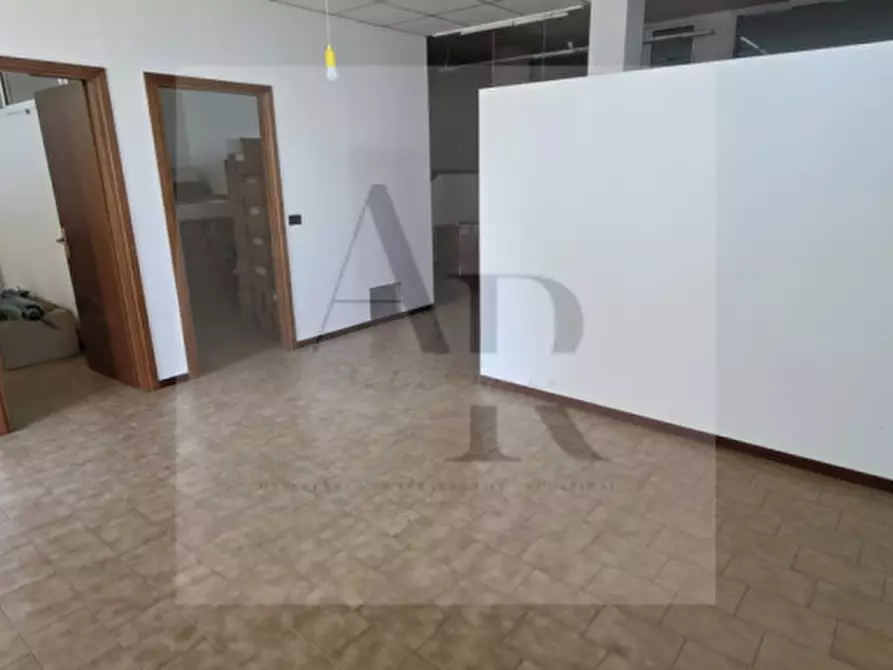 Immagine 2 di Ufficio in affitto  in Via Chiesa a Stra