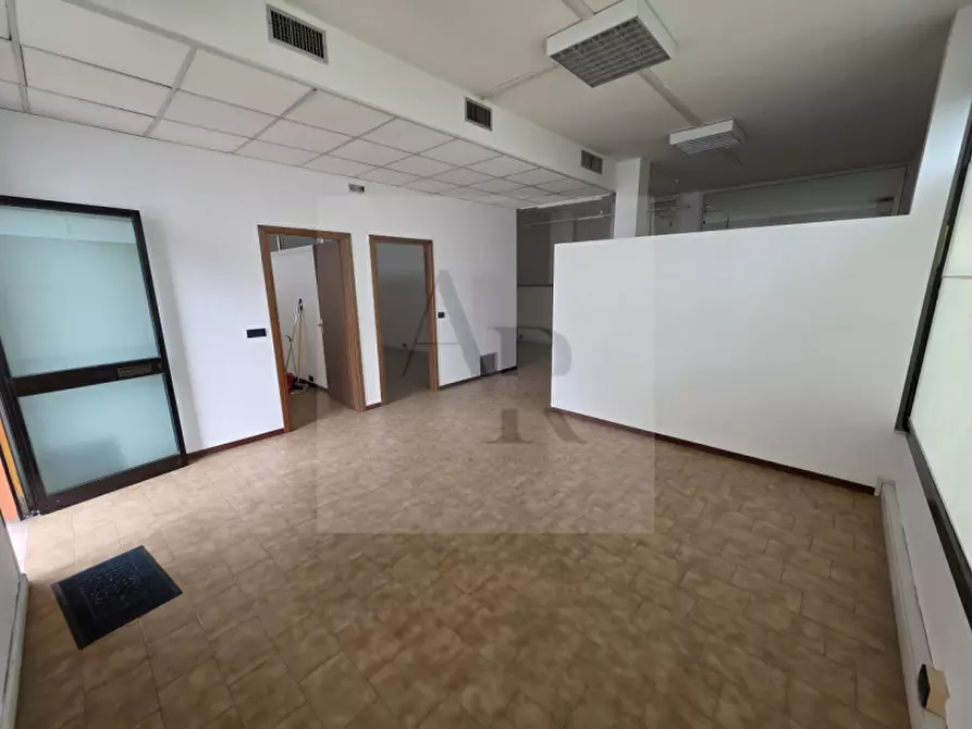 Immagine 3 di Ufficio in affitto  in Via Chiesa a Stra