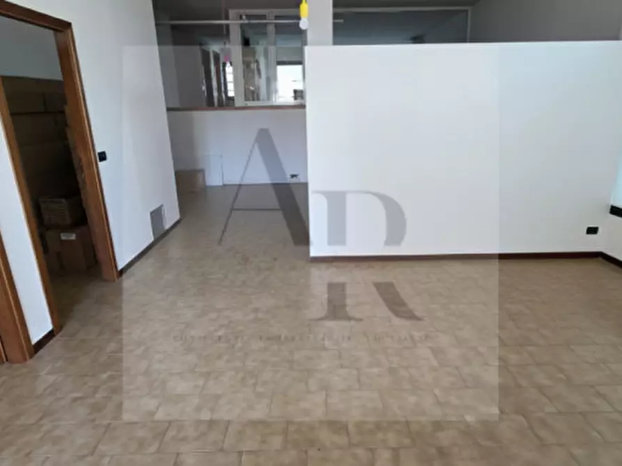 Immagine 4 di Ufficio in affitto  in Via Chiesa a Stra