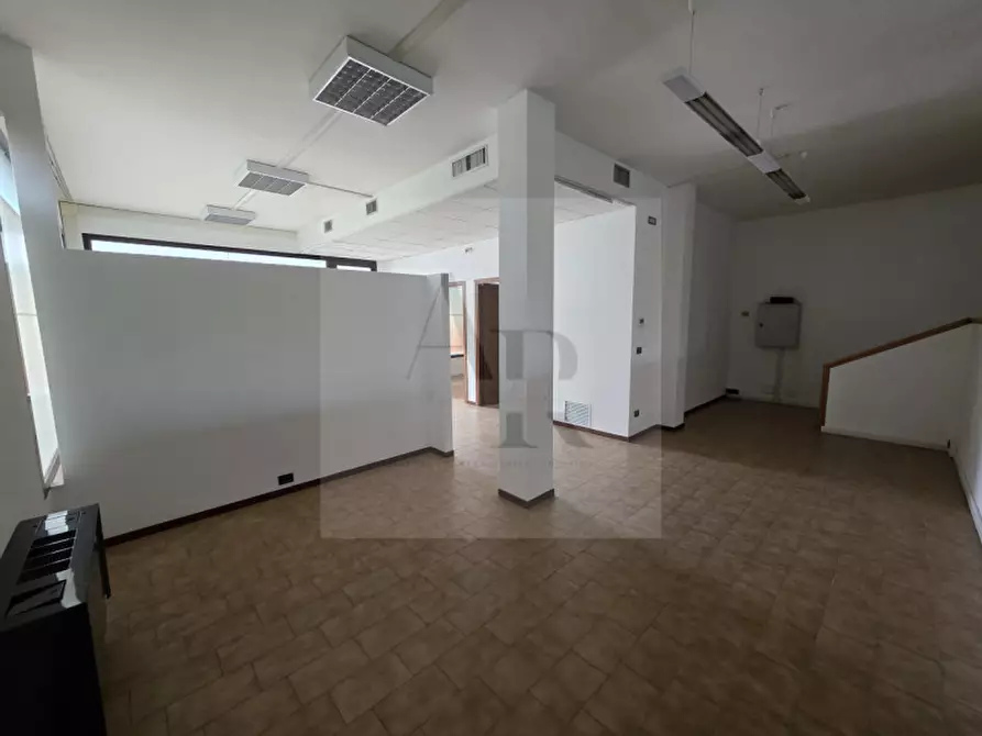 Immagine 8 di Ufficio in affitto  in Via Chiesa a Stra