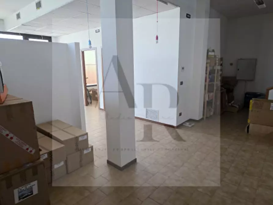 Immagine 10 di Ufficio in affitto  in Via Chiesa a Stra