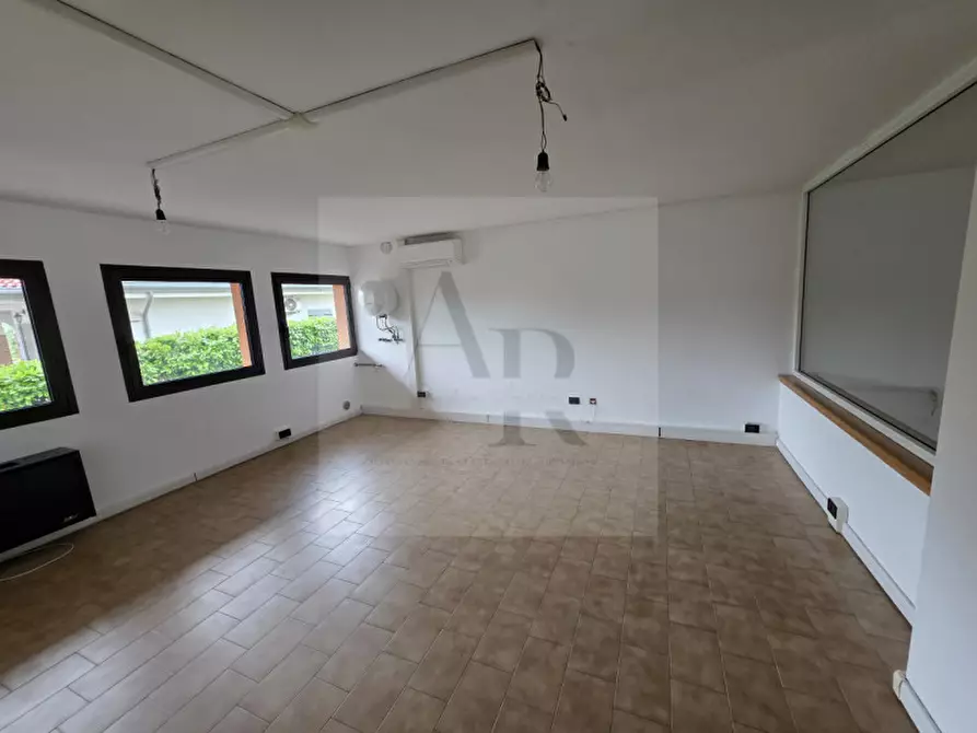 Immagine 10 di Ufficio in affitto  in Via Chiesa a Stra