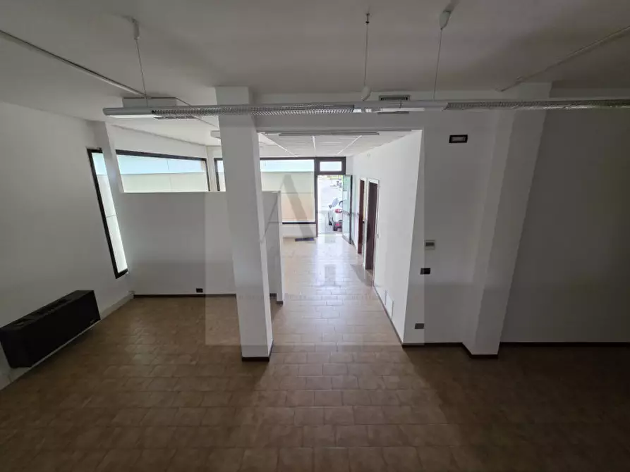 Immagine 12 di Ufficio in affitto  in Via Chiesa a Stra