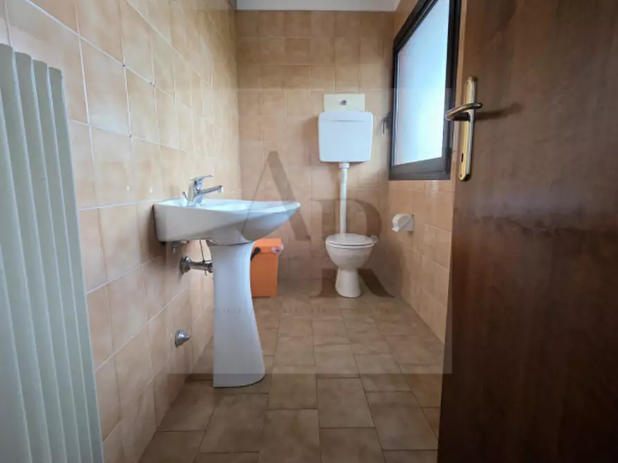 Immagine 14 di Ufficio in affitto  in Via Chiesa a Stra