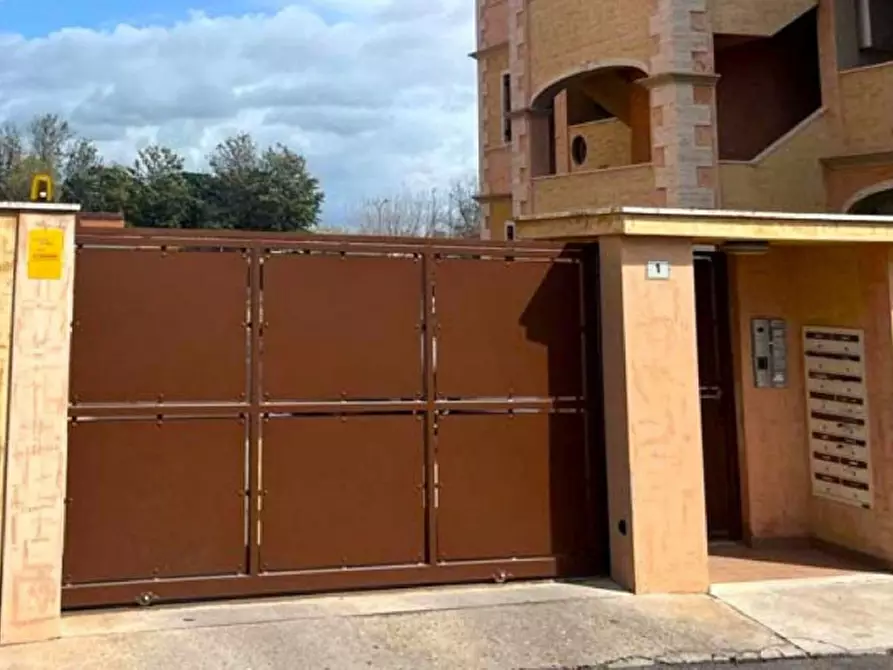 Immagine 2 di Posto auto in vendita  in Via Eugenio Sanna, 1, 09170 Donigala Fenughedu OR, Italia a Oristano