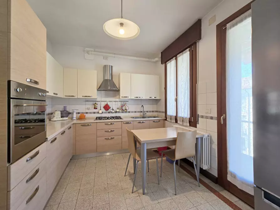 Immagine 6 di Appartamento in vendita  a Treviso