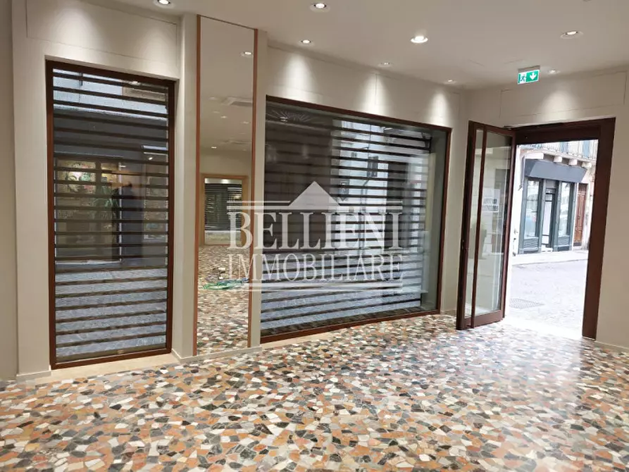 Immagine 2 di Negozio in affitto  in Contra' Santa Barbara a Vicenza