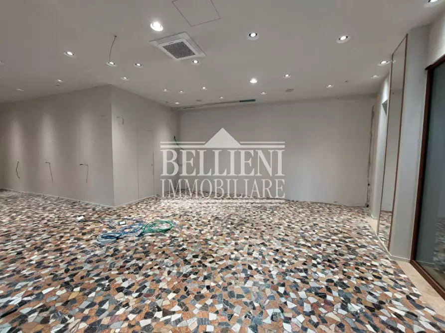 Immagine 3 di Negozio in affitto  in Contra' Santa Barbara a Vicenza