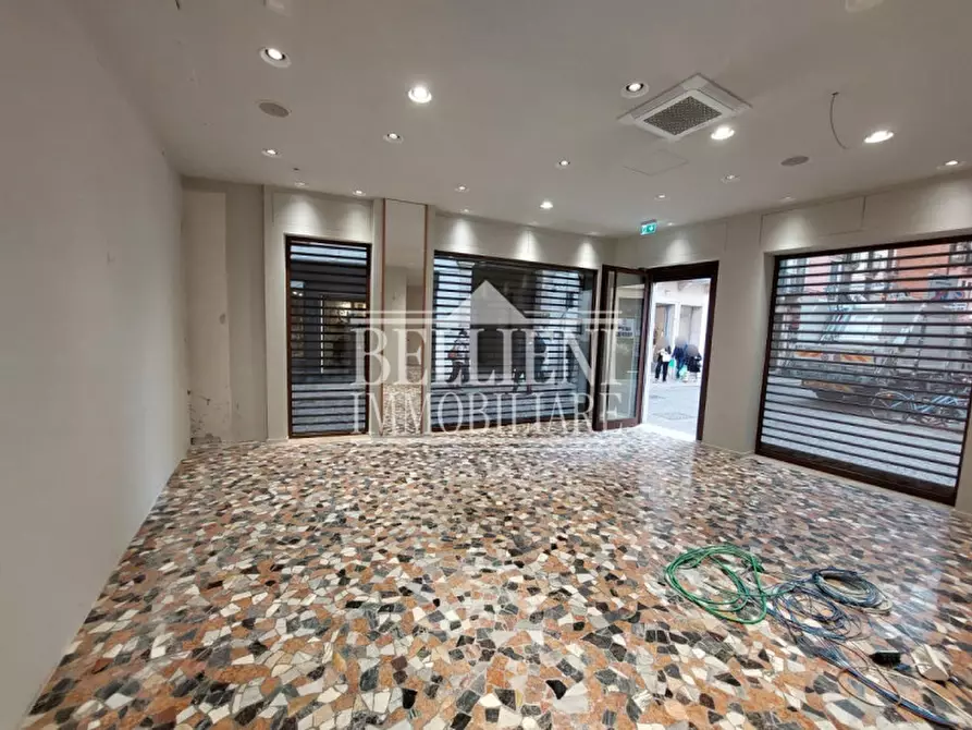 Immagine 11 di Negozio in affitto  in Contra' Santa Barbara a Vicenza